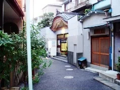 六龍鉱泉（ろくりゅうこうせん）（閉館しました）