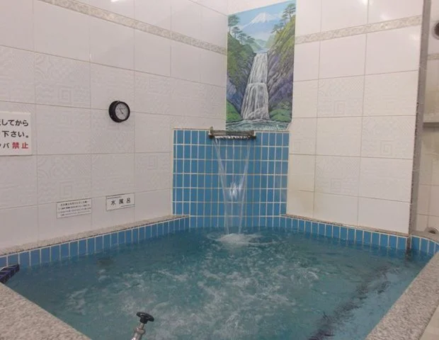 湯どんぶり栄湯