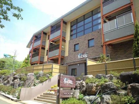 報恩温泉 ももはな治療院　（温泉は閉館） （旧 ホテル報恩）