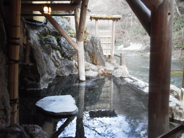 本家伴久萬久旅館