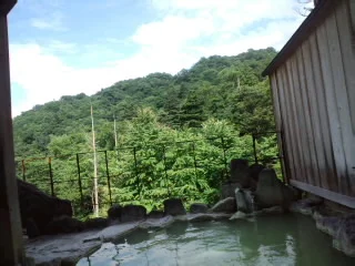 大出館