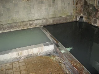大出館