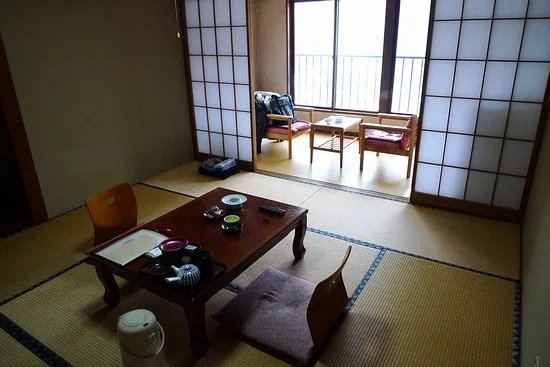 大出館