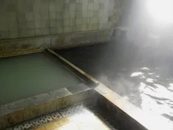 大出館