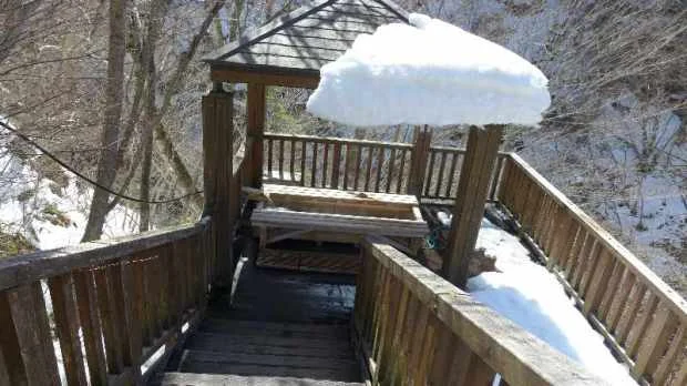 川俣温泉間欠泉展望台の足湯 - 栃木県