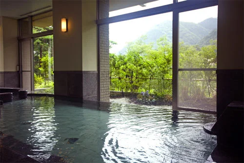 絹の渓谷 碧流 - 栃木県