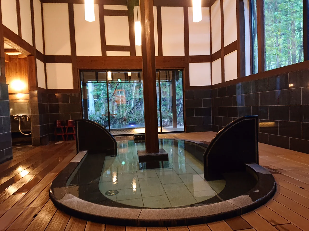 鬼怒川温泉 ホテル大滝（旧 彩里の宿大滝）