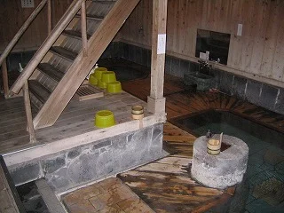 まるほん旅館