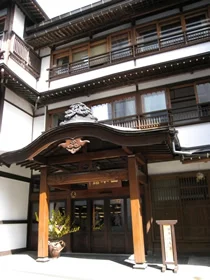 山本館
