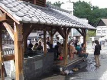 湯畑・湯けむり亭