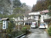 中生館