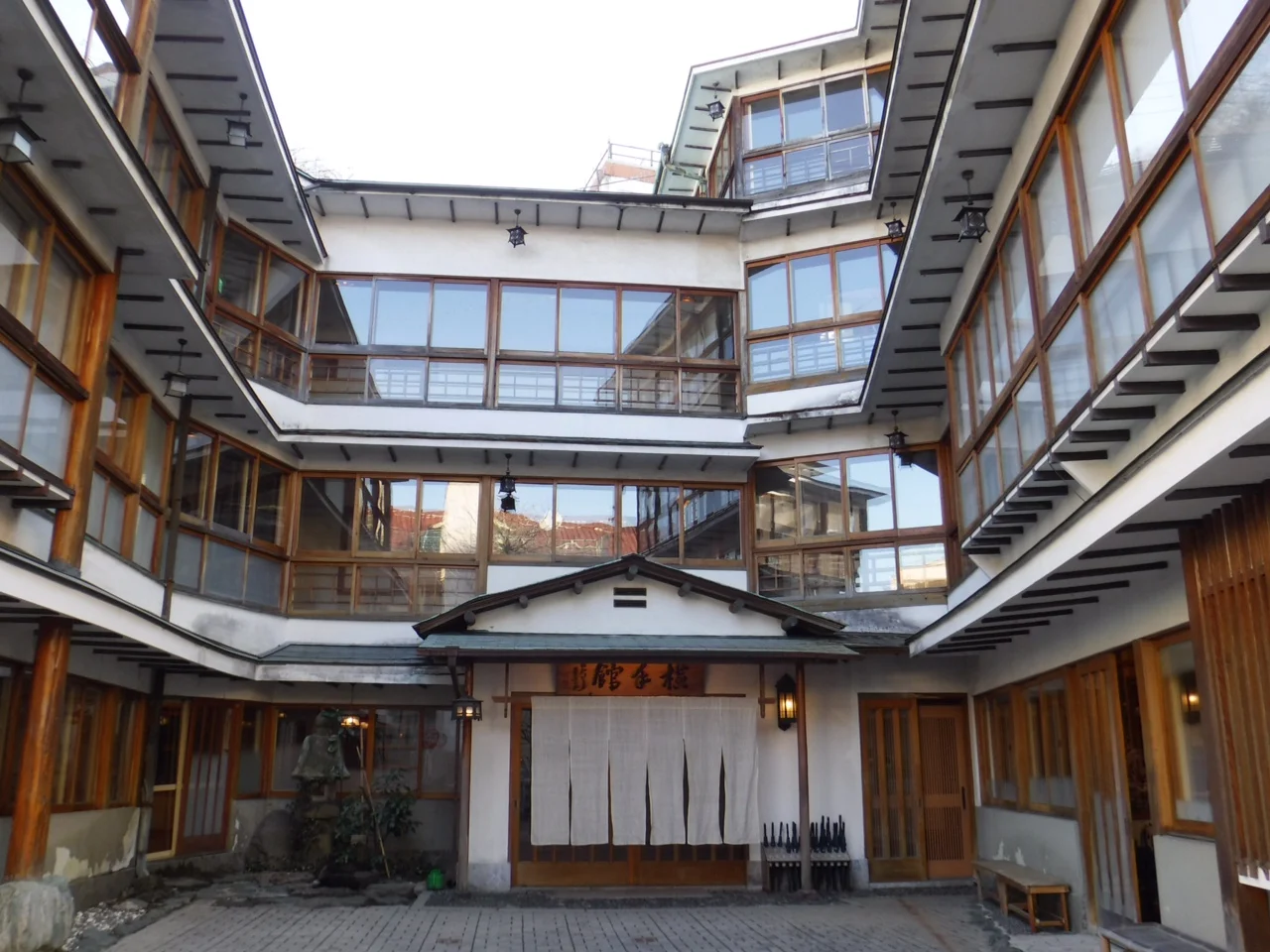 横手館