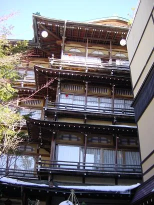 歴史の宿 金具屋