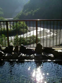 梓湖畔の湯
