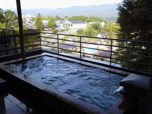 天空の城 三宜亭本館