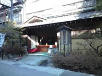 下諏訪温泉 鉄鉱泉本館