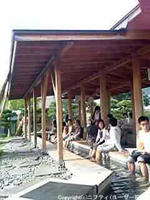 諏訪市湖畔公園足湯