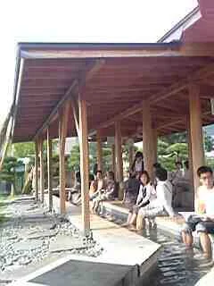 諏訪市湖畔公園足湯