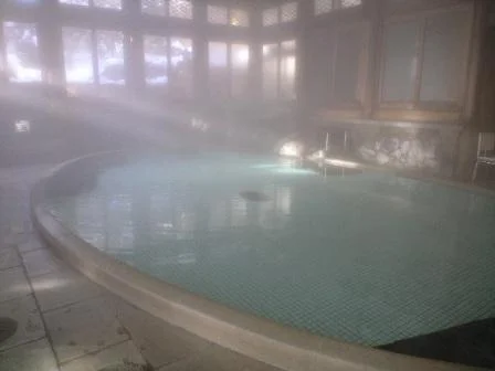 湯田中温泉 よろづや