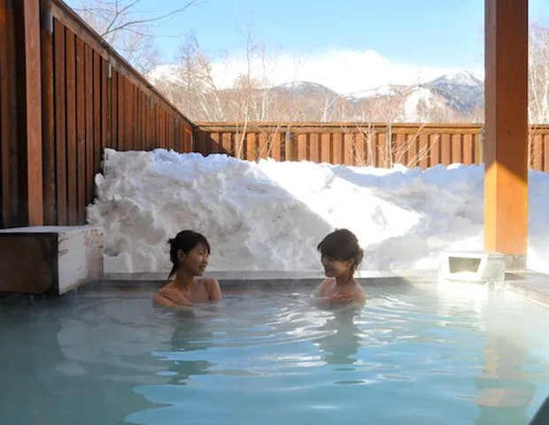 湯けむり館
