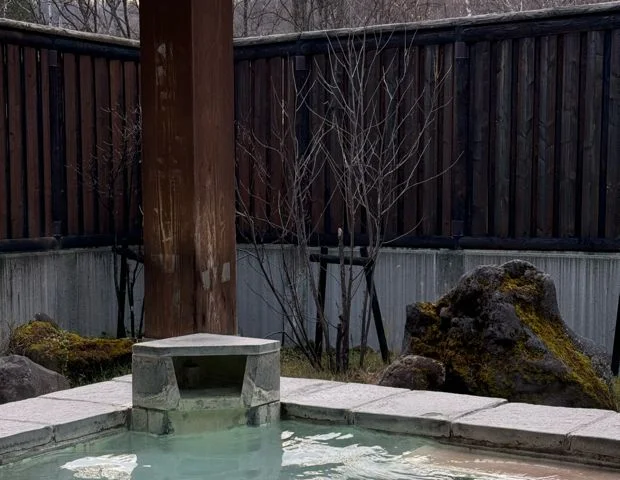 湯けむり館