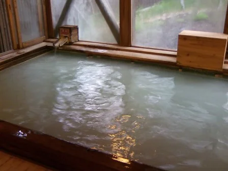 湯けむり館