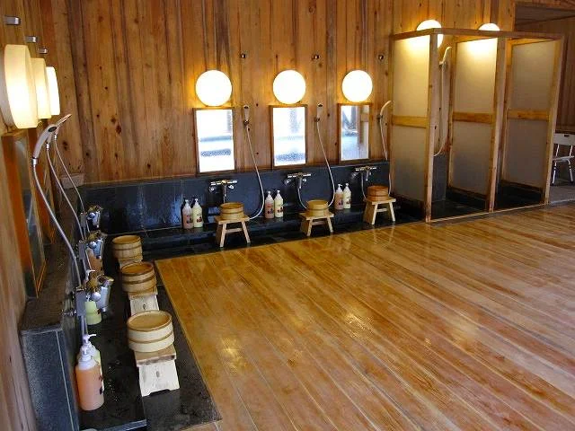 湯けむり館