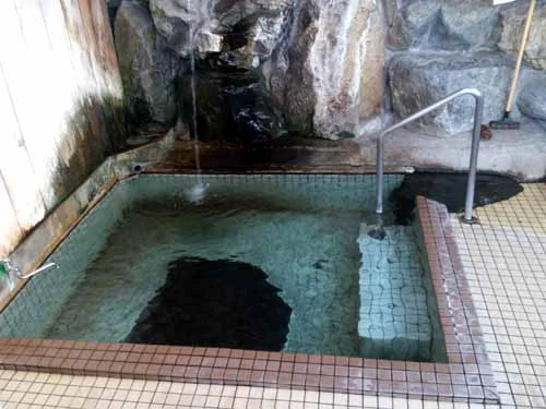 角間温泉 滝の湯