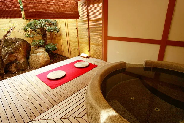 旅館笛吹川(ふえふきがわ)