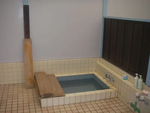 湯立人鉱泉【休業中】